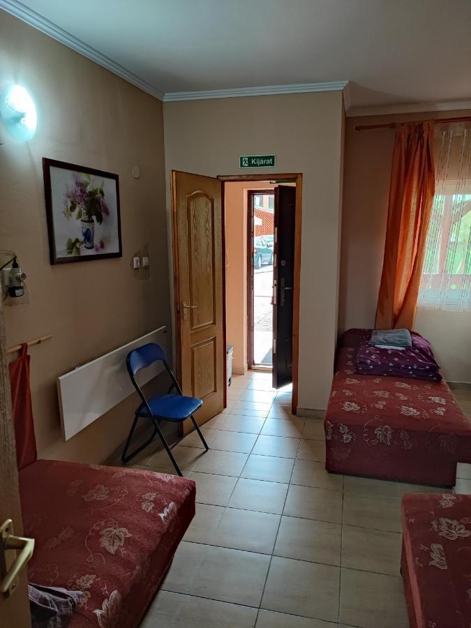 Готель Havanna Etterem Es Vendeghaz Putnok Екстер'єр фото